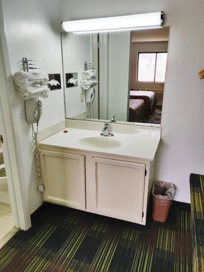 Sprucewood Inn إليريا المظهر الخارجي الصورة