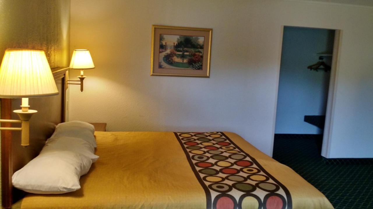 Sprucewood Inn إليريا المظهر الخارجي الصورة